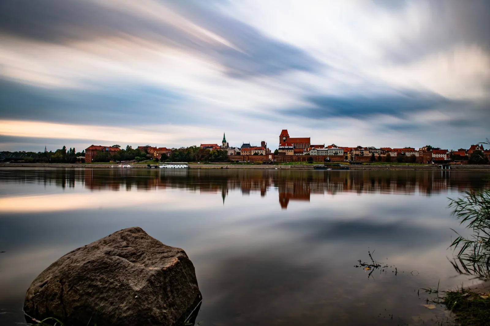 Toruń cityscape, illustrating a guide to dog-friendly walks