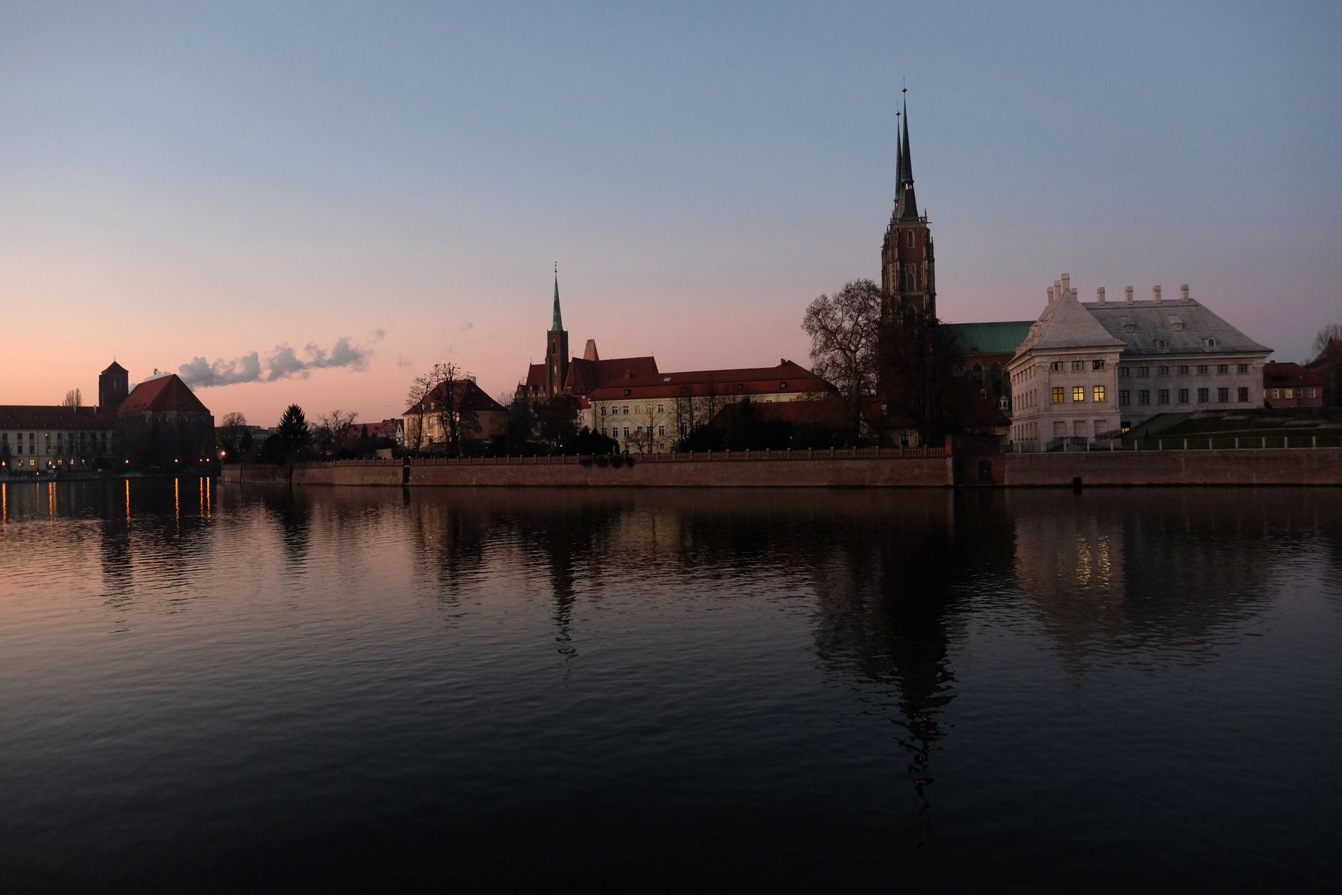 Wrocław - widok miasta, ilustracja do poradnika o spacerach z psem